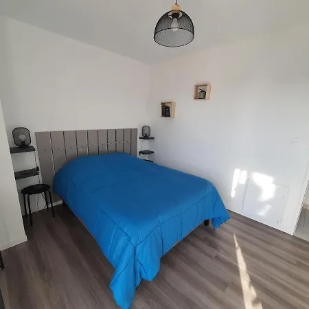 La Petite Salamandre Des Conches *