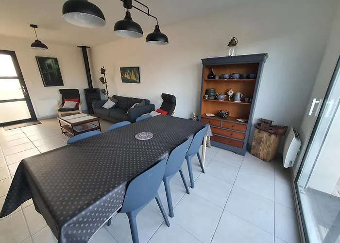 La Petite Salamandre Des Conches